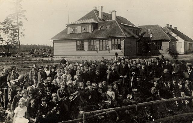 1932 valminud koolimaja